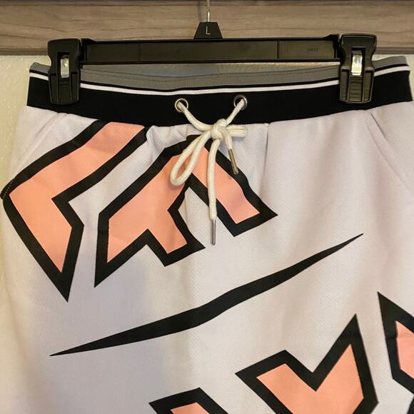 NWT.  LF The brand white tracker skirt - Picture 2 of 5